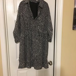 Lightweight short black and white dress